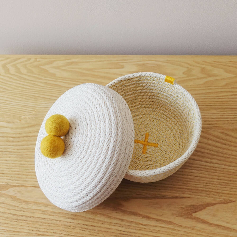 Mustard yellow felt handle 'acorn' lidded bowl