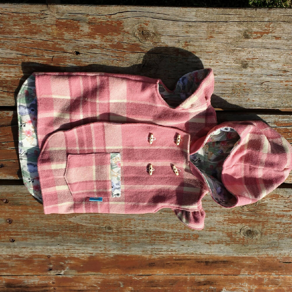 Size 6 Woollen vest with flutter sleeves and hood