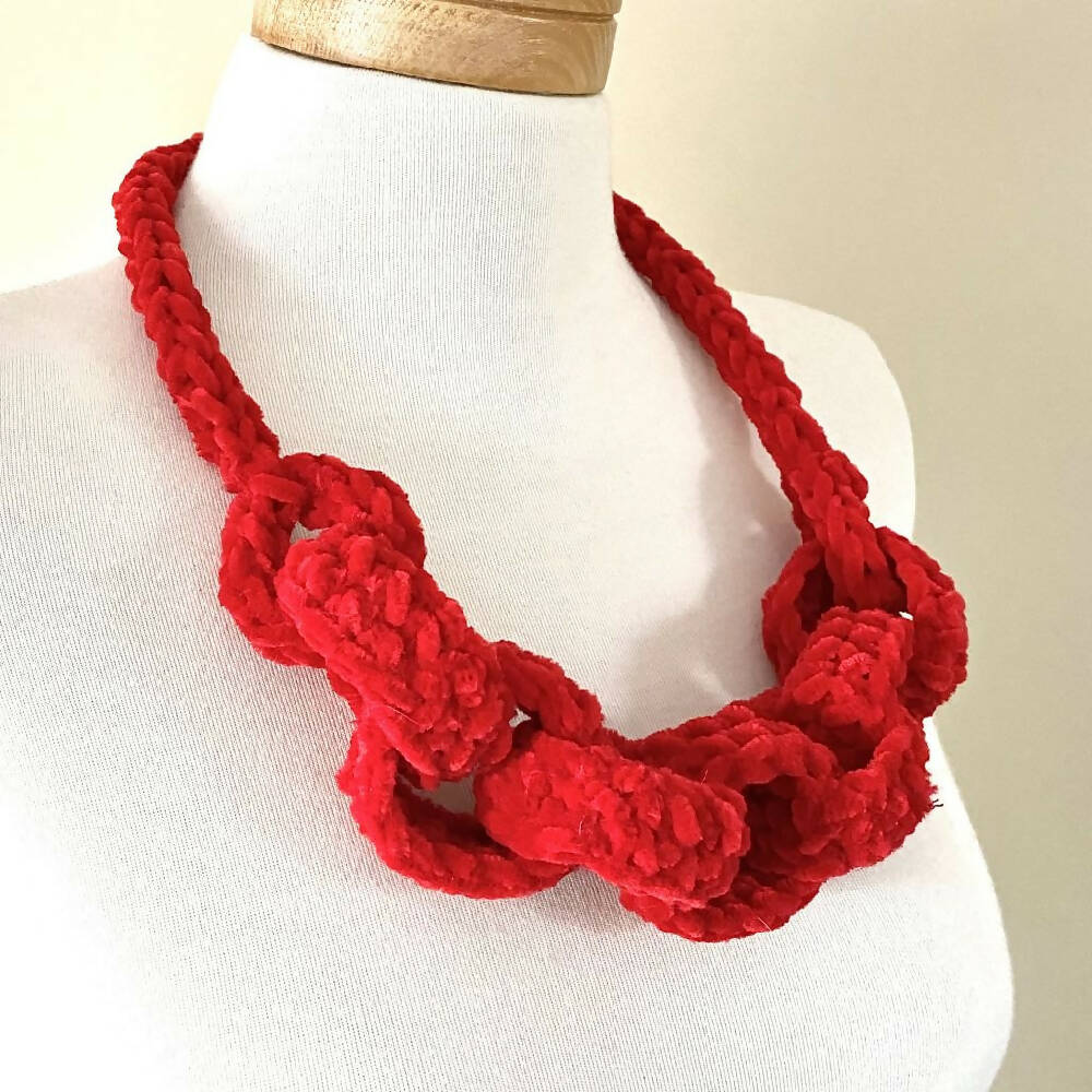 Handmade lightweight crochet necklace 1.3