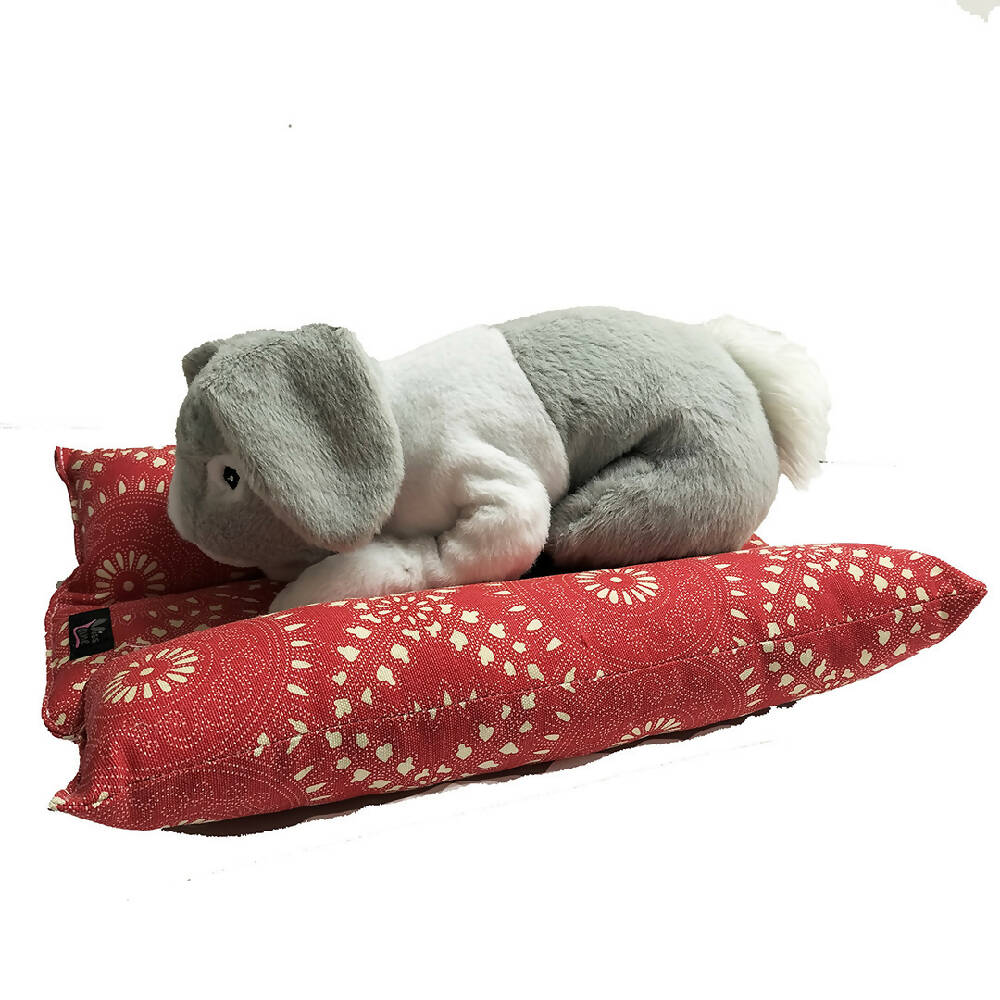 IMG20230326134247 red and cream snuggle bed side view 1080 insta