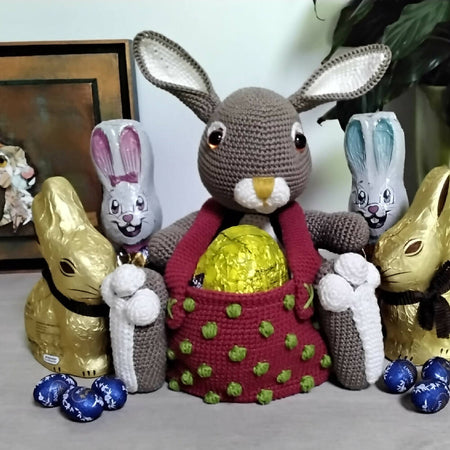 Easter Bunny Basket in red and green