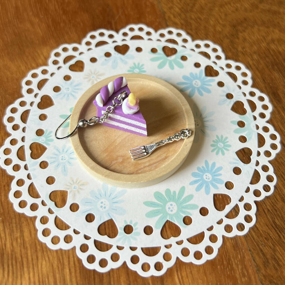 Cake dangles assorted colours (hypoallergenic stainless steel hooks)