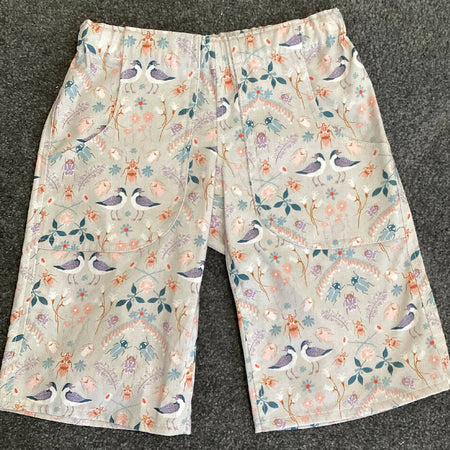 Boys/girls Bermuda style shorts Birds & Bugs