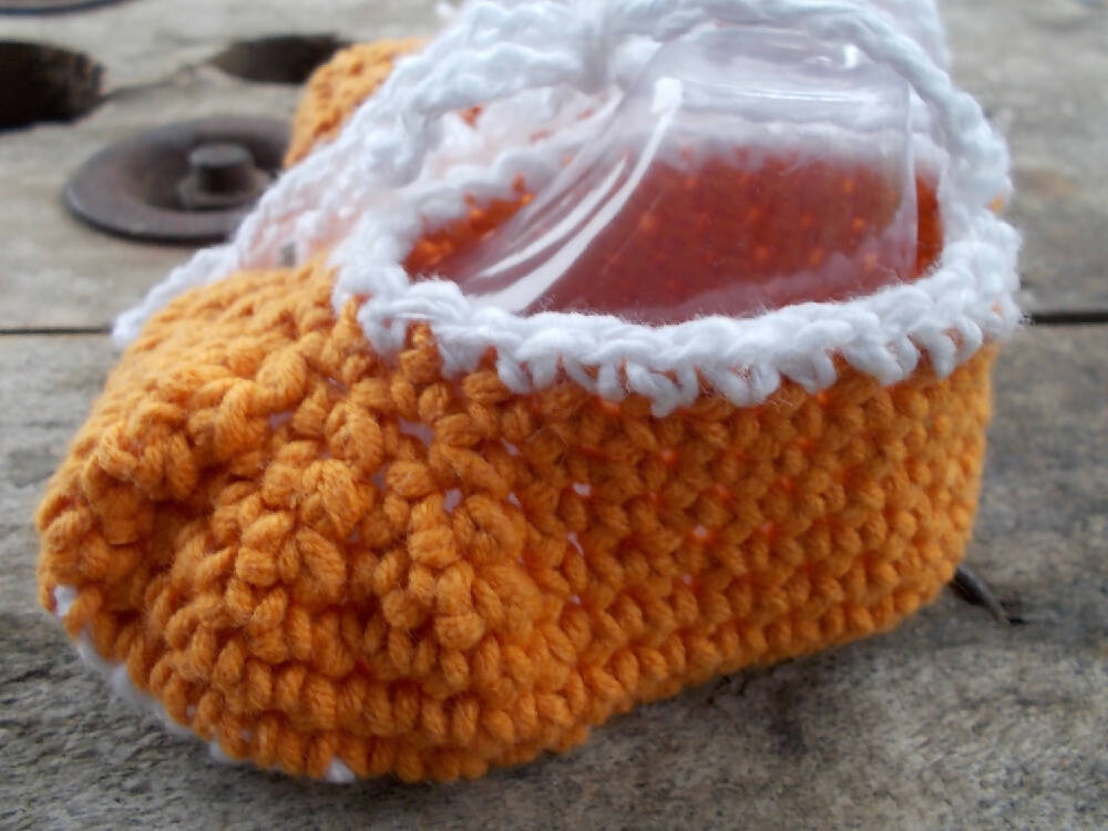 Crochet baby shoes "dancing feet" 100% cotton orange and white