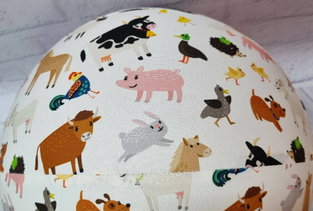 Balloon Ball: Farmyard fun: solid print style