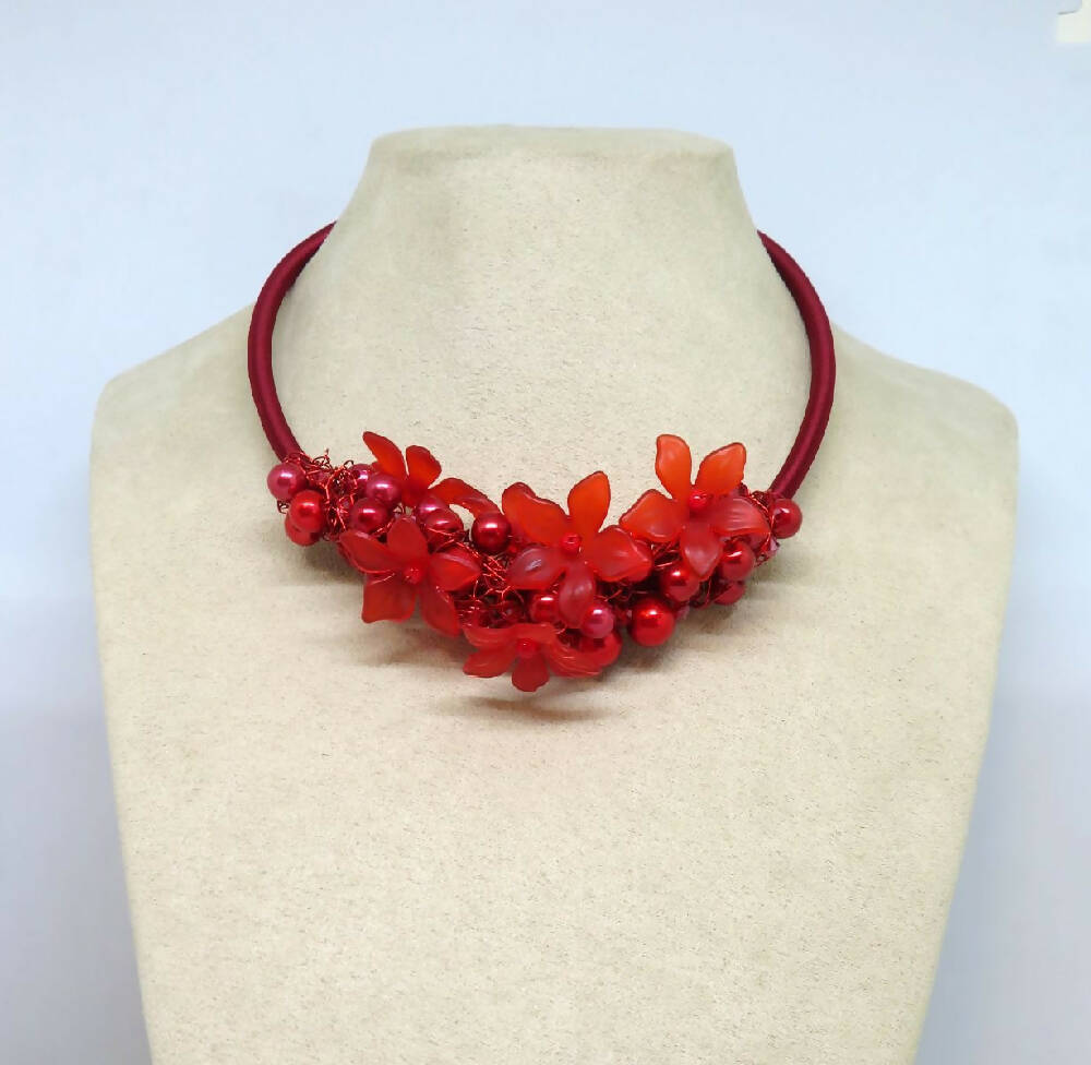 Red Flower Crochet Wire Beaded Necklace