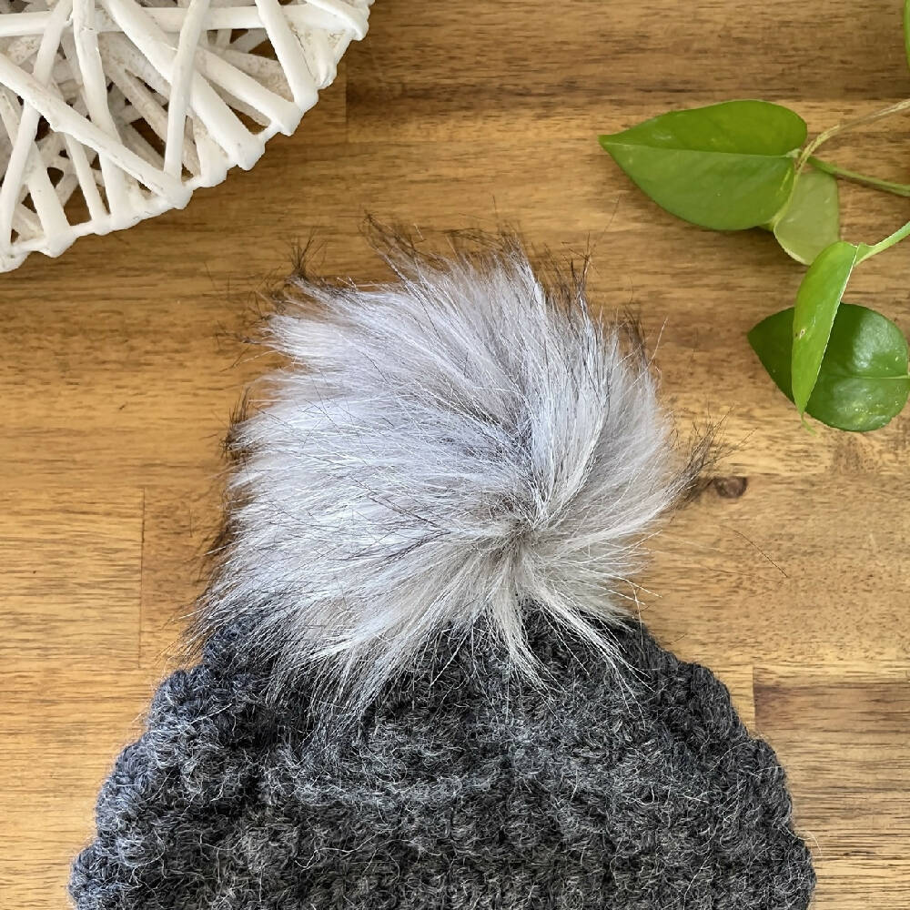 Adult-slouchy-beanie-pompom_charcoal Large