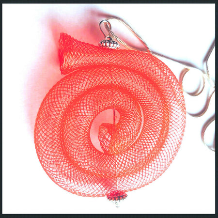 Pendant necklace. Nylon Mesh red and silver. Celtic.