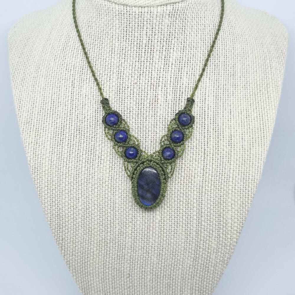 Olive macrame necklace with Labradorite and Lapis Lazuli