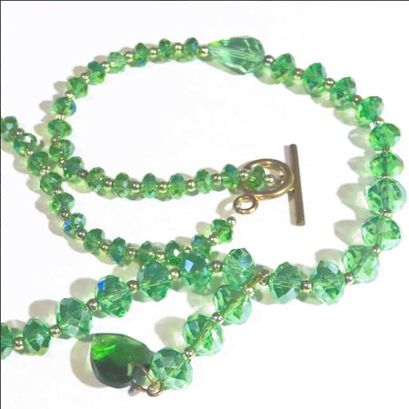 Necklace. Beaded Crystral Necklace. Green Swarovski crystals