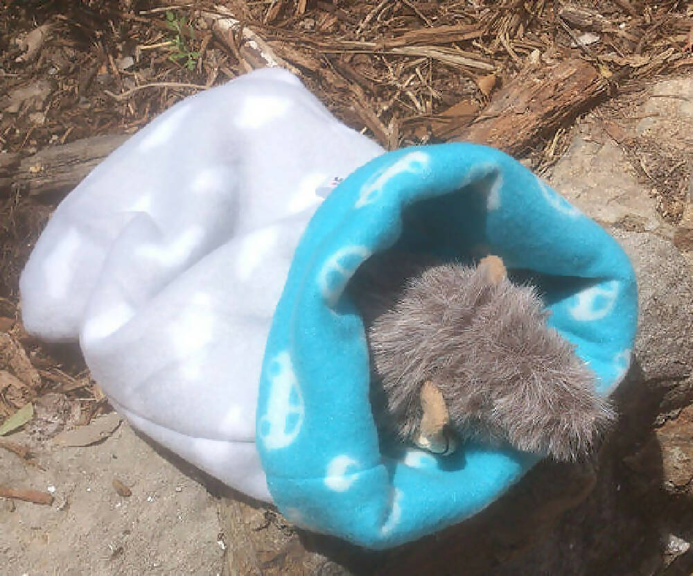 Small pet snuggle bag or bed, pet bed