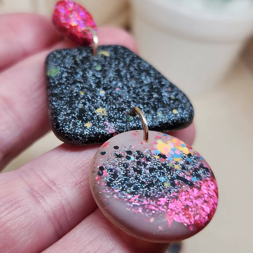 Dangle Earrings - Zane Black Drops - Resin - Stud Top