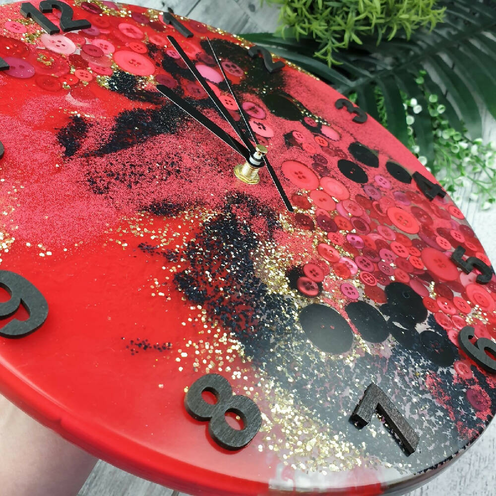 Clock Red Black Buttons Gold Resin Tick Tock (6)