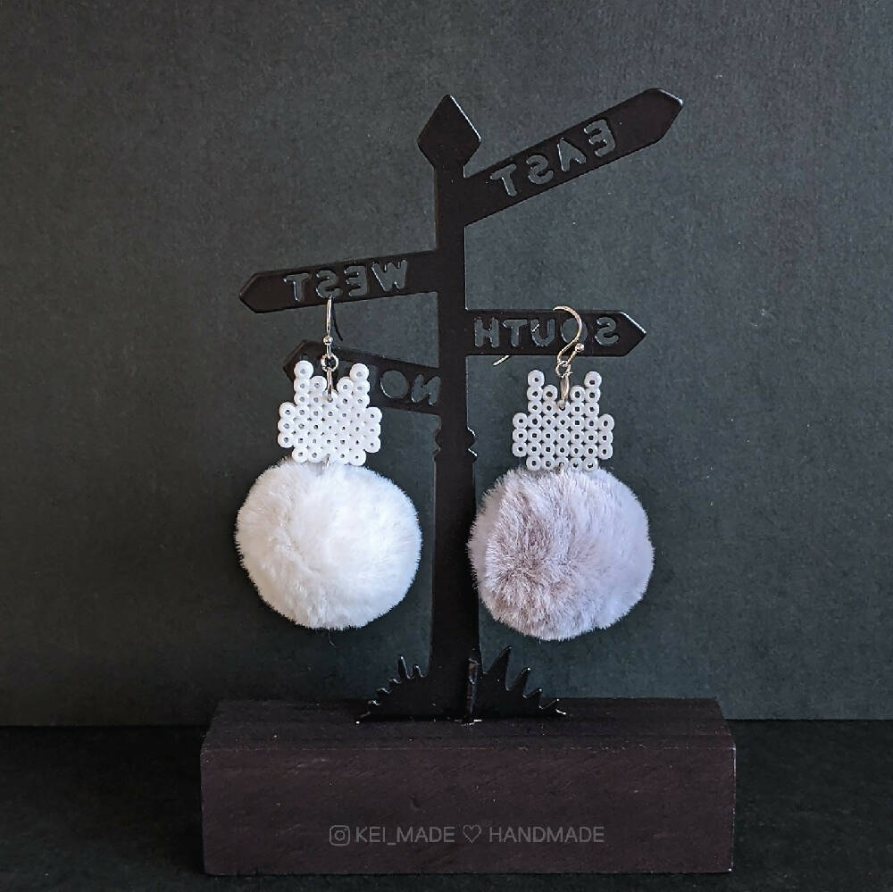 Fluffy Chubby Pom Cat Pompom Earrings (Black/Grey/White)