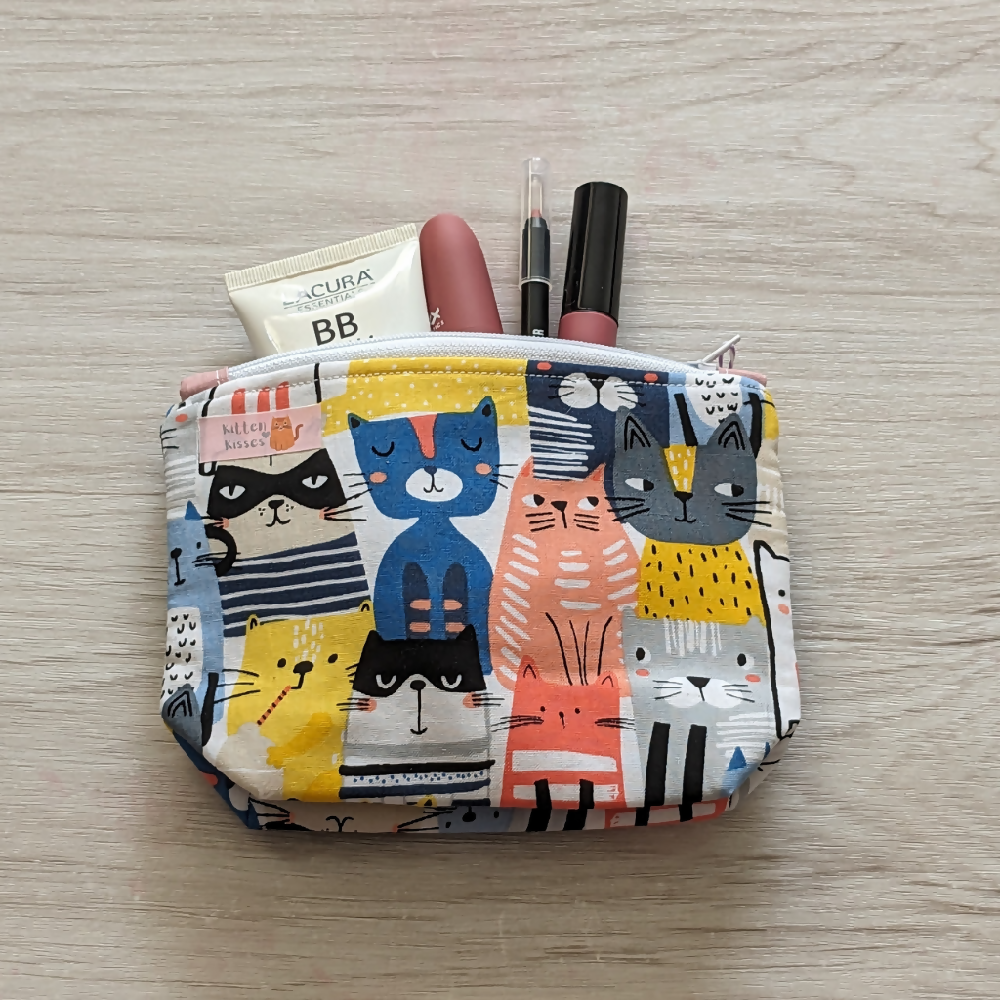 Small pouch