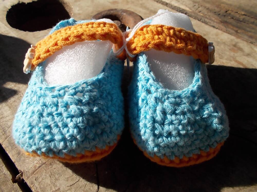 crochet baby shoes with vintage buttons 20% off!