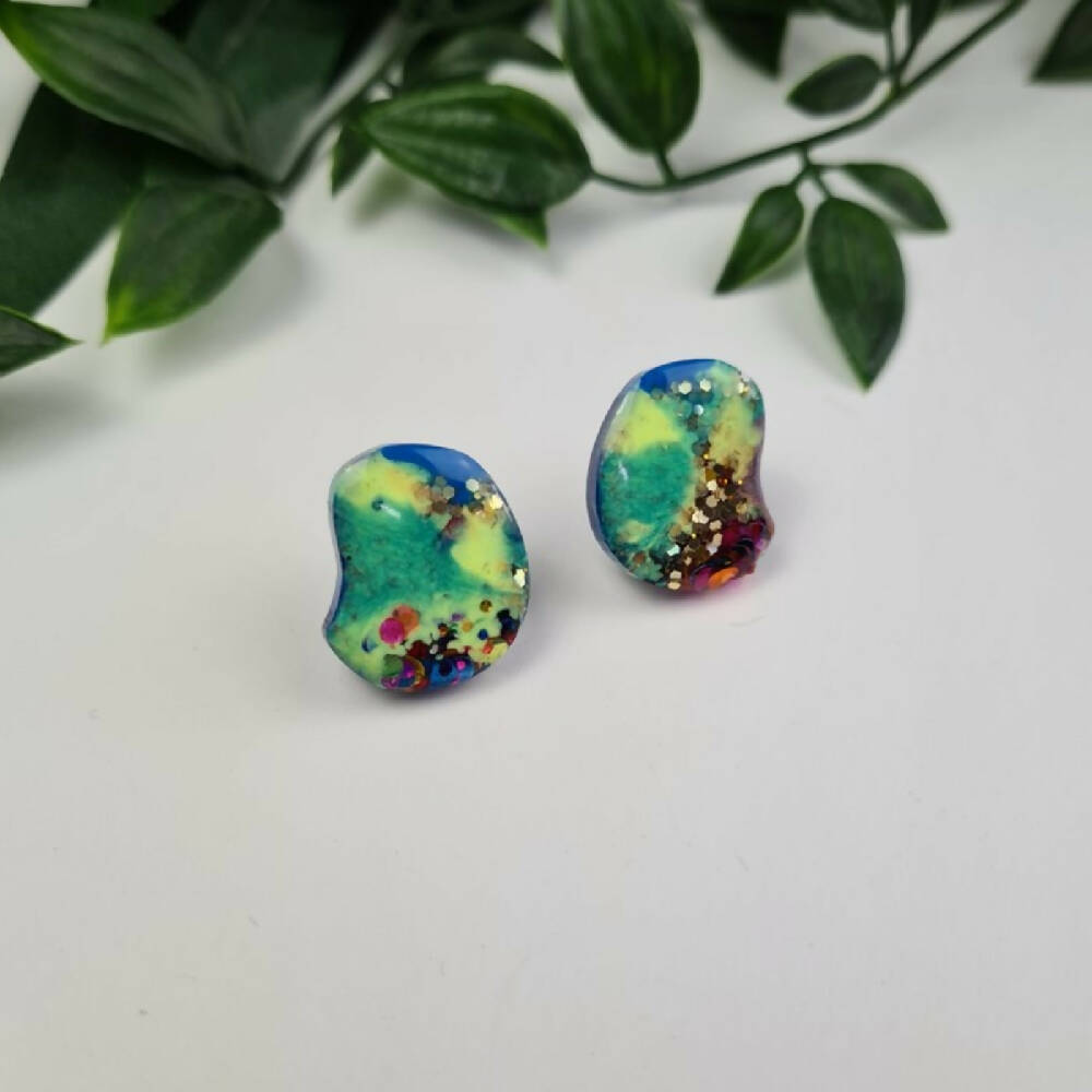 Stud Earrings Post Button Resin surgical Steel Lime Sparkle Jellybean (2)