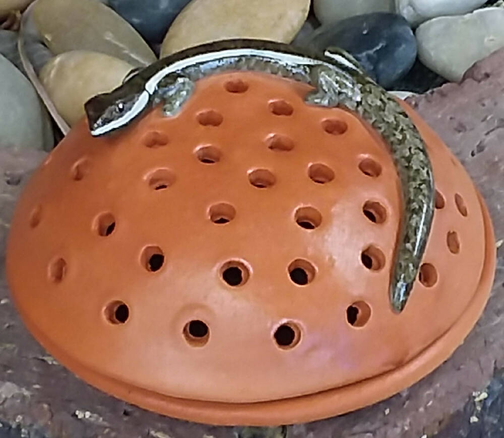 Mosquito Coil Holder with built in stand, Ta Ta Lizard Design